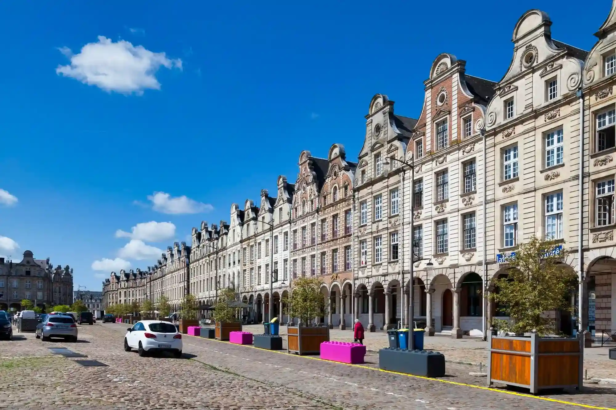 Façade des maisons de la grande place d'Arras